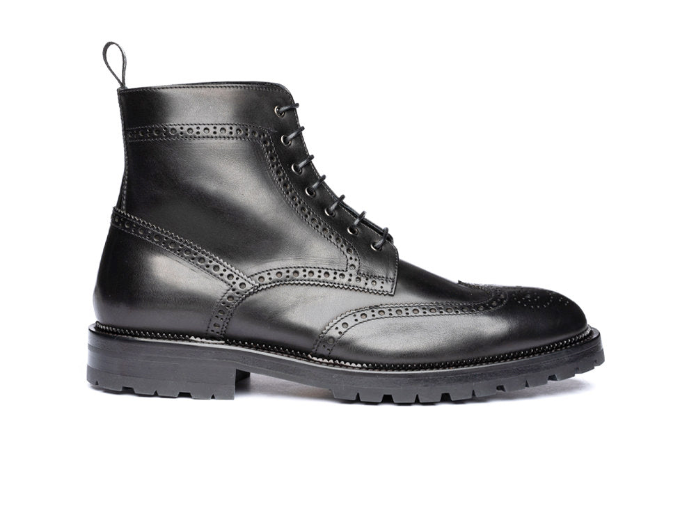 Ankle wing brogue boot in black calf leather | boots CSLitalia store